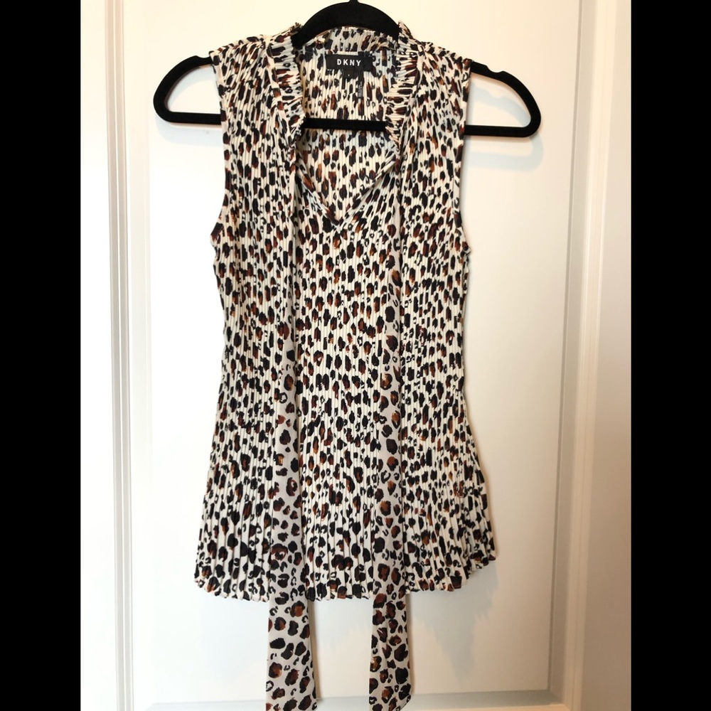 DKNY animal print pleated shell!